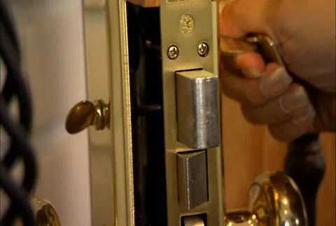 Hialeah Expert Locksmith Hialeah, FL 305-307-5669 - apartment-lock-change